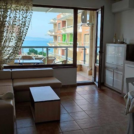 Cozy Apartment With Sea View And Free Parking بوموري المظهر الخارجي الصورة